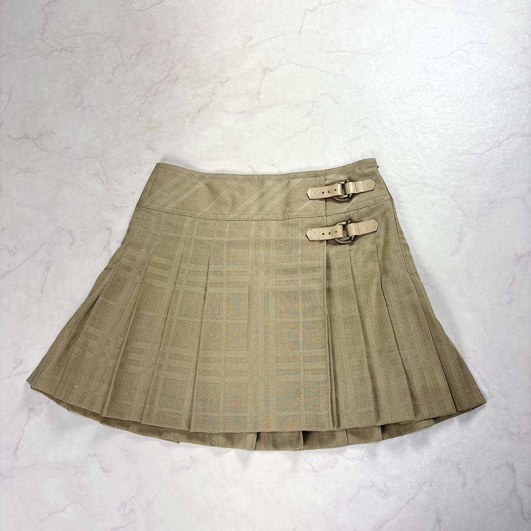 バーバリーブルーレーベル プリーツミニ ベルト付 春 Y2K - メルカリ