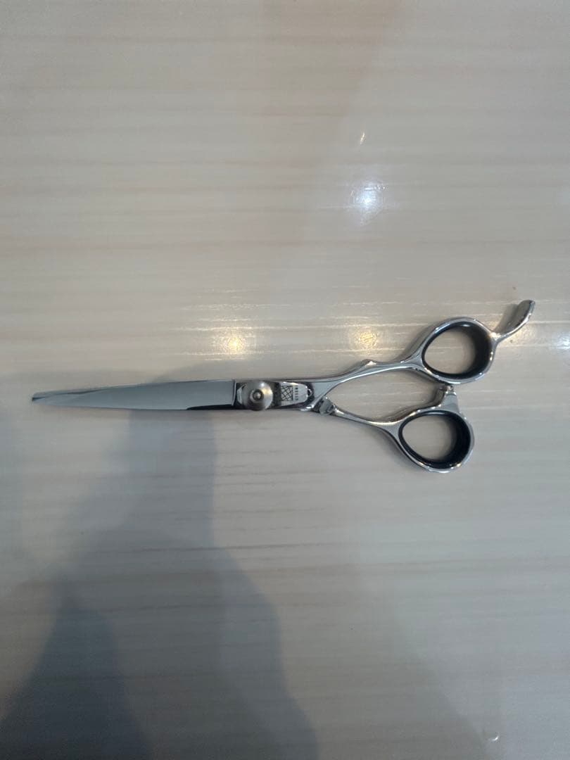 UTSUMI U&U YTK60/40 シザー美容師・理容師 6.0インチ右利き 楽天市場】Bランク【UTSUMI ウツミ 内海】 YTK60/40 シザー 美容師