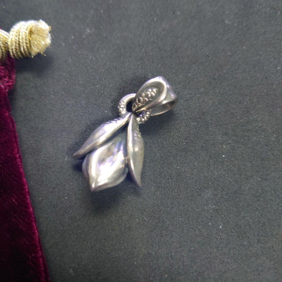 オ*ん様 ブラッディマリー シングルマーメイドフィン ペンダント トップ