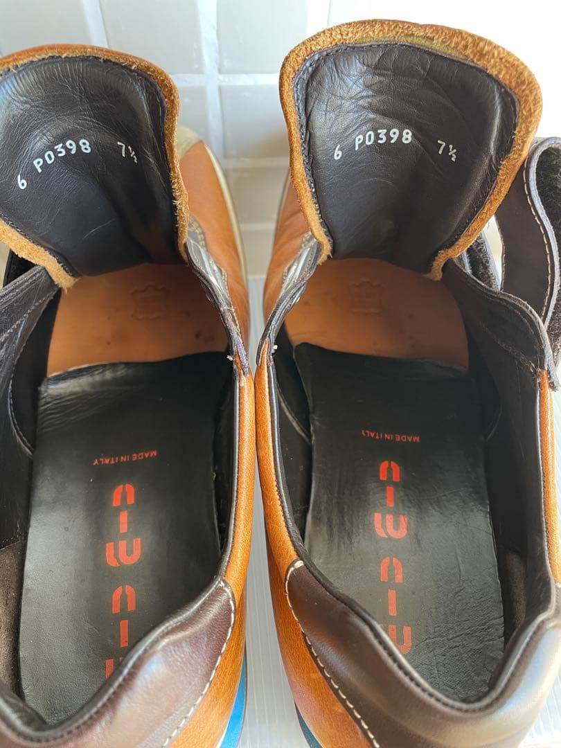 miumiuレザースニーカー PRADA GUCCI - メルカリ