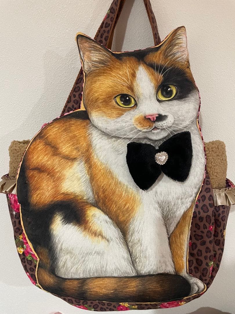 コヤンイサムチョン　ビッグ三毛猫サイドポケット付きころりんトートバッグ コヤンイサムチョン ビッグ三毛猫サイドポケット付きころりんトート