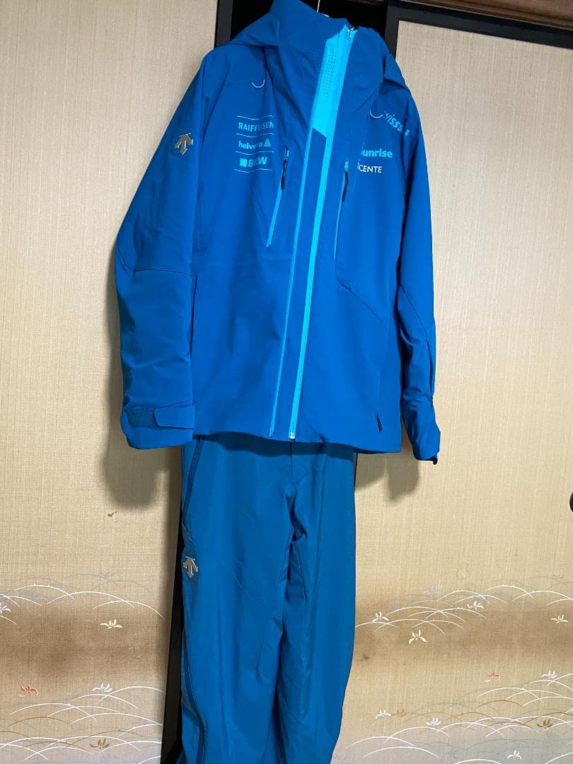 デサント【DESCENTE】《スイスレプリカ》スキーウェア L　上下セット