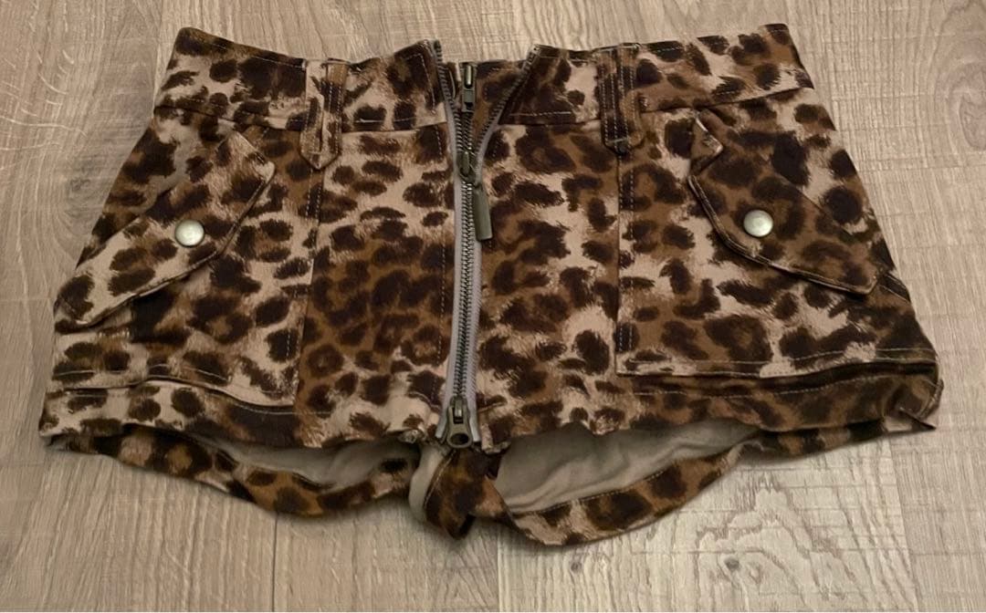 d.i.a.ダイヤ系CECI AL MIEヒョウ柄ショートパンツy2k平成ギャル d.i.a. 元祖平成ギャル ブラックヒョウ柄ショーパン - メルカリ