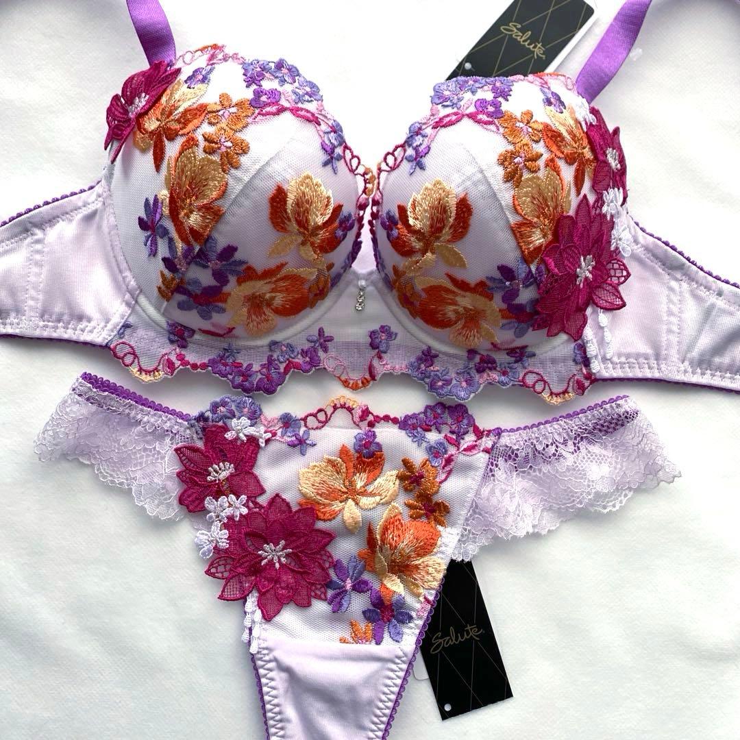 サルート 81G ちはやふる ブラ F65 & ソングM & ガーター M PU - メルカリ