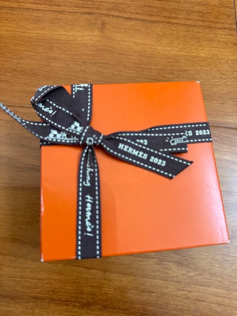 HERMES モイスチャライジングバーム フェイス＆ボディクリーム 200ml 試してみた】エルメス モイスチャライジングバーム フェイス&ボディー