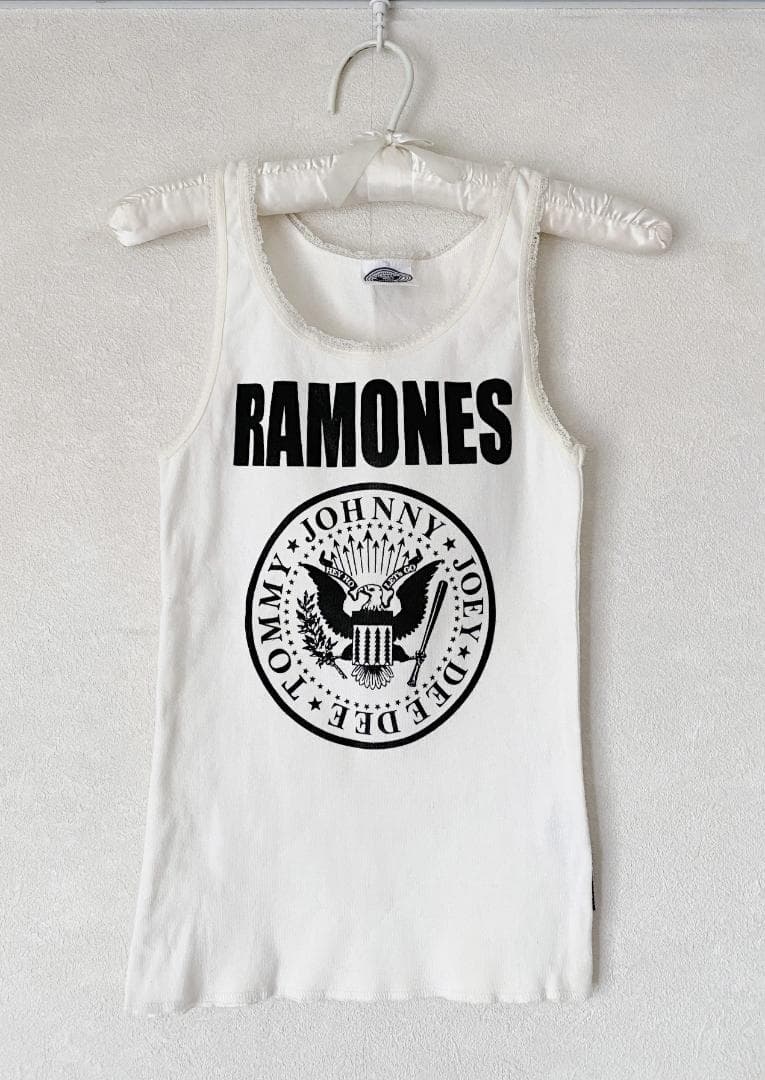 HYSTERICGLAMOUR×RAMONESヒステリックグラマータンクトップ白 - メルカリ