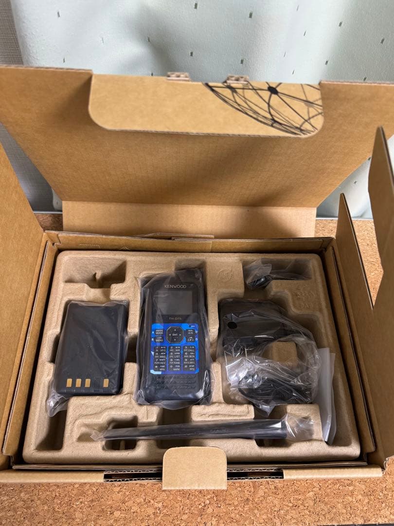 KENWOOD TH-D75 受信改造モデル　オプション多数！新品同様！ TH-D75 □CQオームオリジナル液晶保護シート＆カラーシールプレゼント