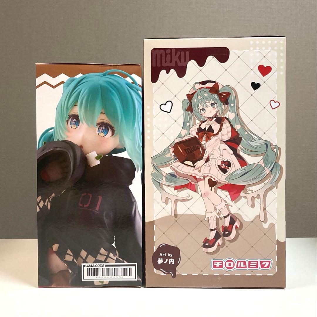 初音ミク Outdoor チロルチョコ フィギュア2体セット - メルカリ