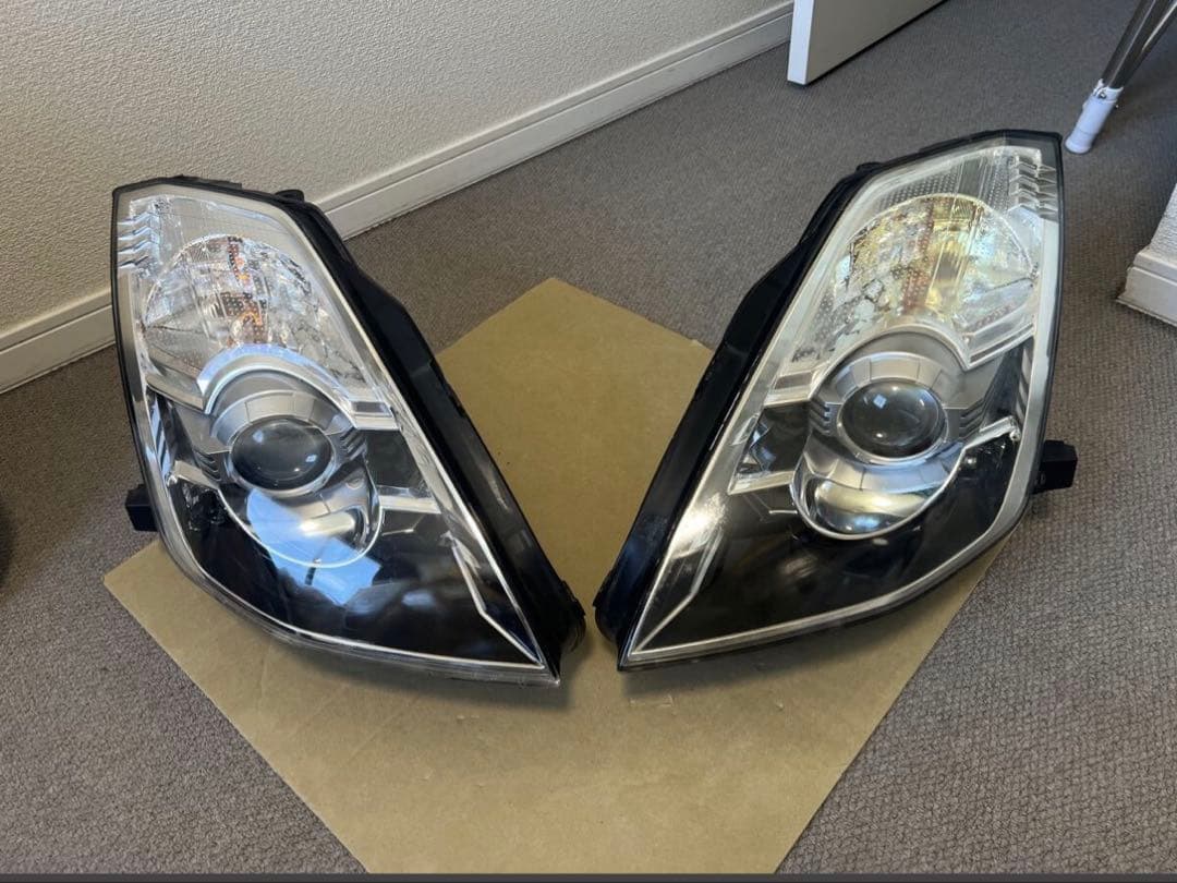 フェアレディZ Z33 中期 ヘッドライト 左右セット（中古品） フェアレディZ Z33 中期 ヘッドライト 左右セット（中古品）