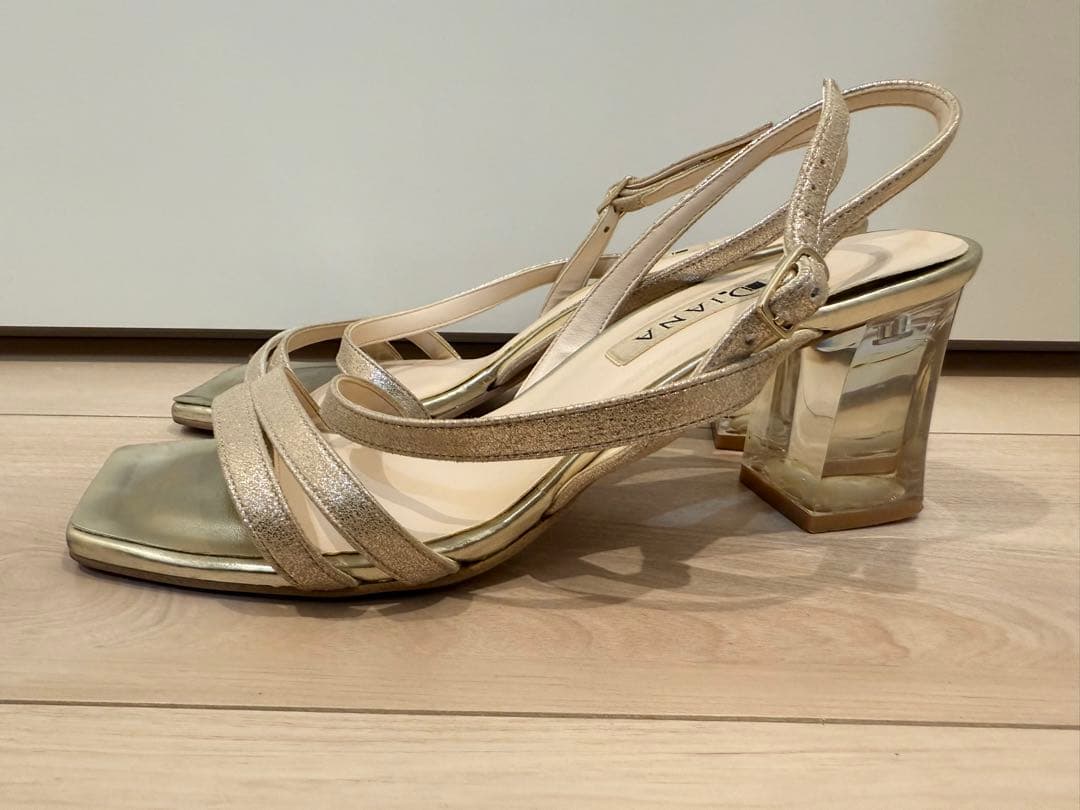 ☆限定お値下げ中☆DIANA ダイアナ クリアヒールサンダル ゴールド