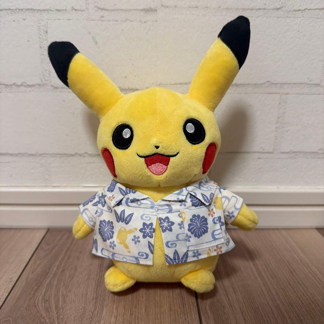 ポケモンぬいぐるみ 沖縄限定かりゆしウェアピカチュウ - メルカリ