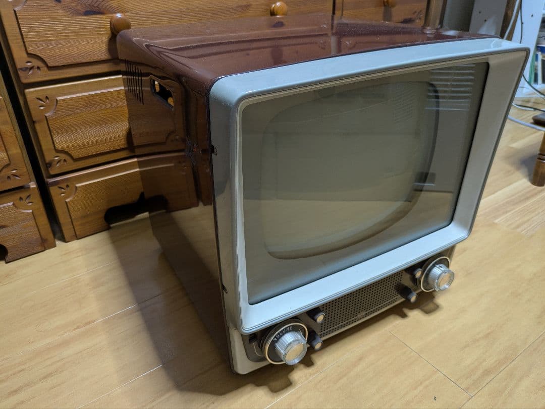 最終値下げ】昭和レトロ ナショナル真空管白黒テレビ - メルカリ