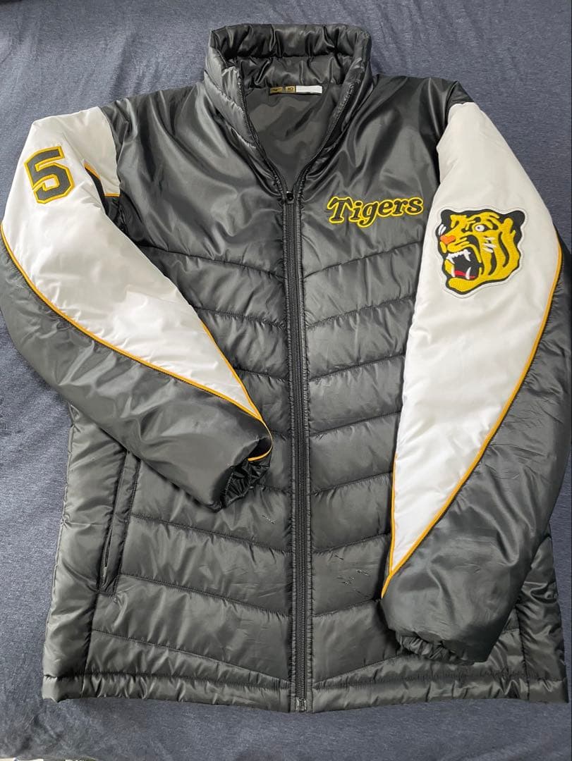 阪神タイガースプロコレ！グランドコート 完売品激レア！近本モデル