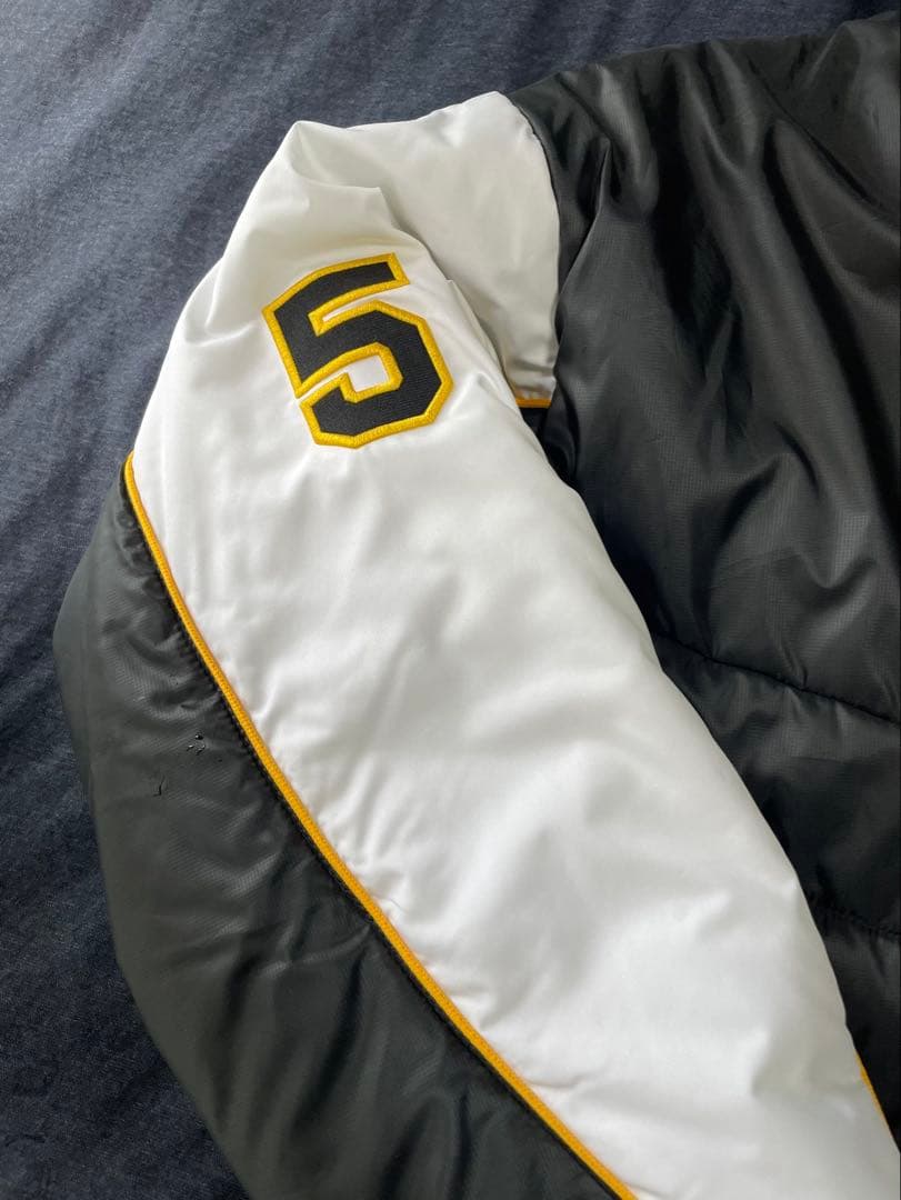 阪神タイガースプロコレ！グランドコート 完売品激レア！近本モデル