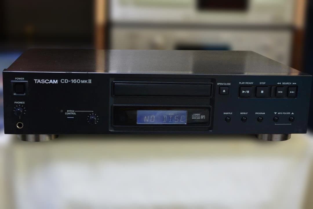 TASCAM CD-160 MKII CDプレーヤー cd160mkii-front.jpg