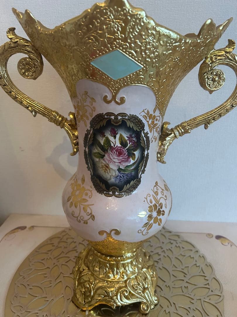 ロココ調アンティークピンクゴールド花瓶置物送料無料