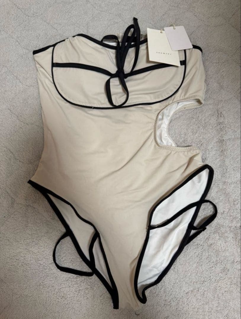 Natalie swimsuit(beige) - メルカリ