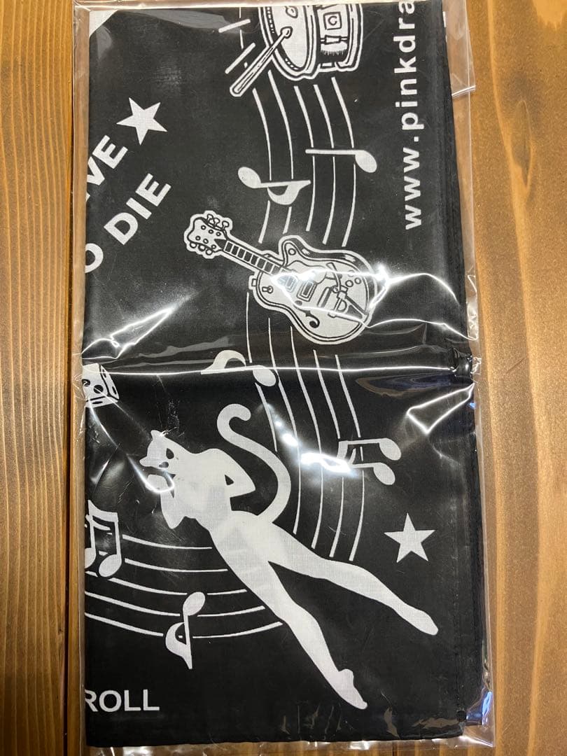 Candy 未開封 クリームソーダ ピンクドラゴン バンダナ 原宿