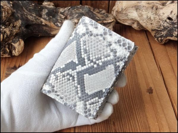 金運UP☆本物ダイヤモンドパイソン革 多機能コンパクト三つ折財布