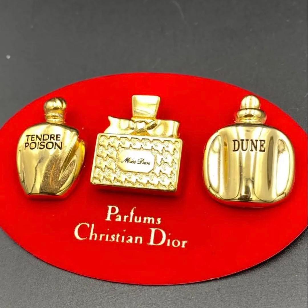 正規品】クリスチャン・ディオール 香水瓶 ピンバッジ3個セット - メルカリ
