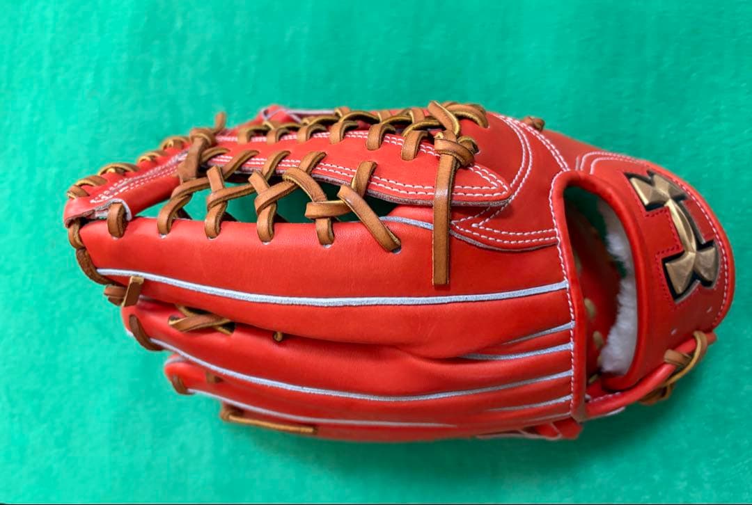 【ほぼ新品】UNDER ARMOUR 硬式、外野手、右投げ、柳田モデル UNDER ARMOUR（アンダーアーマー） 一般軟式木製バット 柳田悠岐モデル