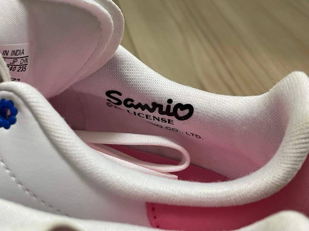 アディダス サンリオ ハローキティ スタンスミス スニーカー 24.0cm