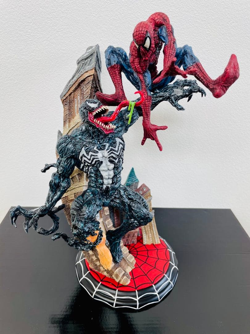 スパイダーマン VS ヴェノム スタチュー 岩倉圭二 原型 - メルカリ