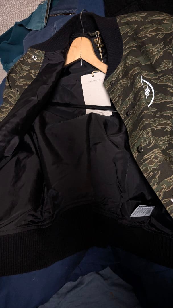 激レア Carhartt タグ付き 迷彩柄 ループエムブレムジャケット Mサイズ