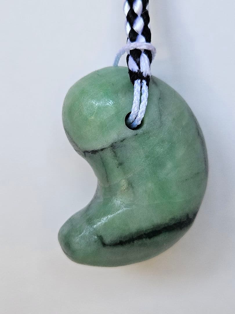 糸魚川 金山谷 翡翠勾玉 ☆18,000円☆ クリアランス