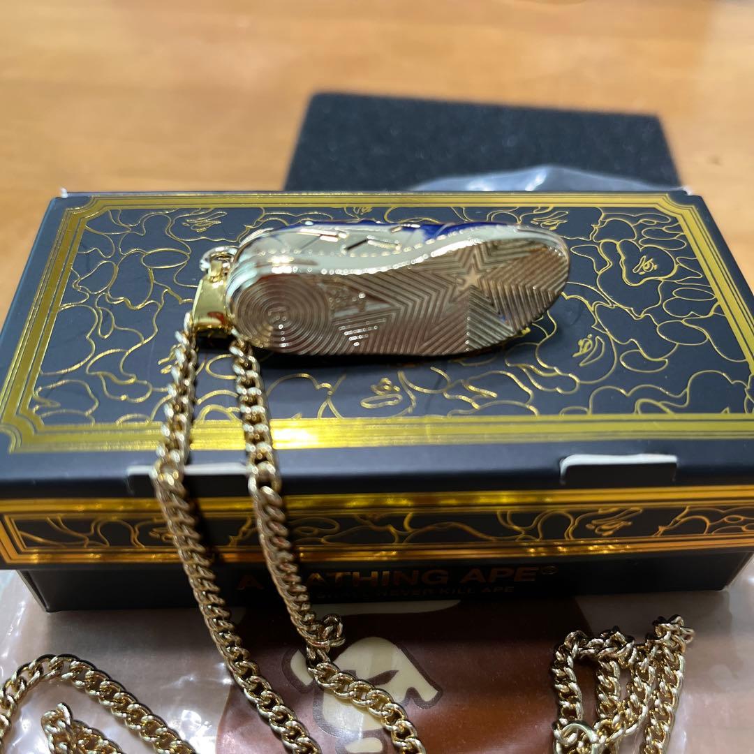 会員限定 A BATHING APE BAPE スニーカー ネックレス ゴールド - メルカリ