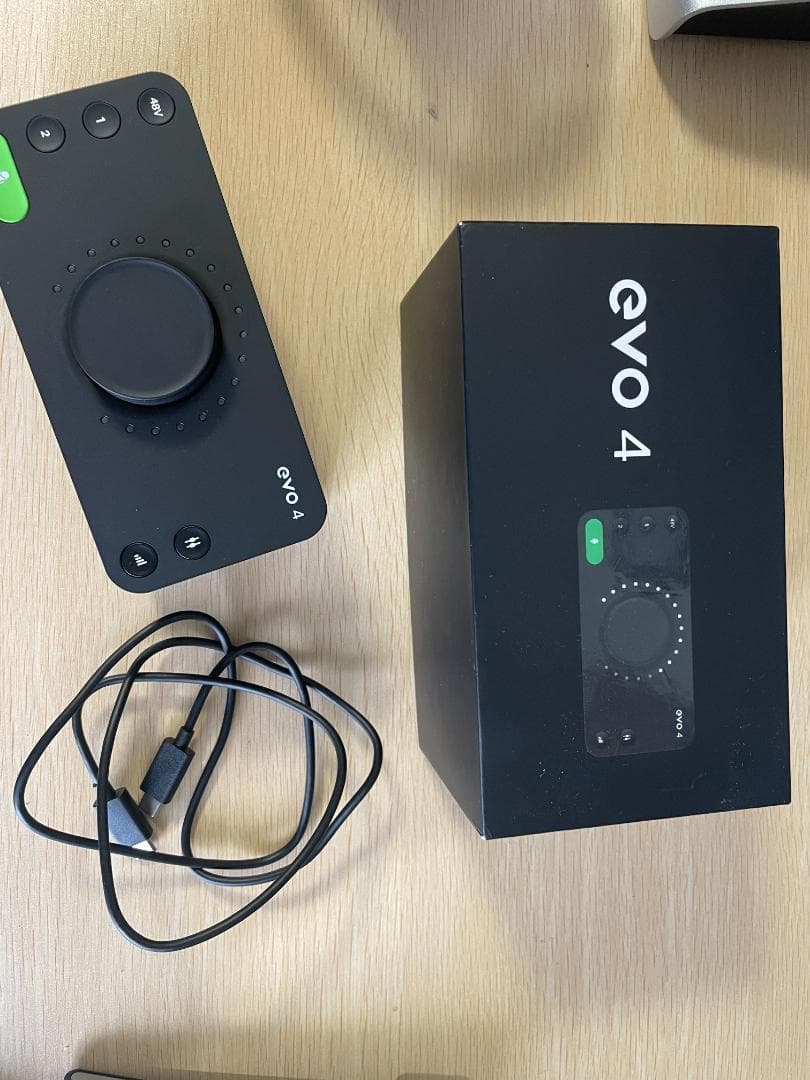 evo4 オーディオインターフェイス高音質・簡単操作 / 配信・実況・歌っ