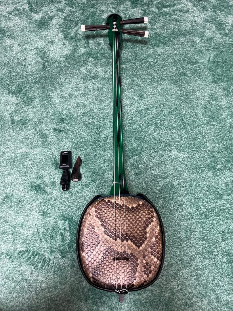 三線本体 ヘビ皮 沖縄本島黒木マカビ型 強化張り 本格 当時24万 三線 沖縄三線 本蛇皮強化張り ブラック 初心者向けスタンダードセット