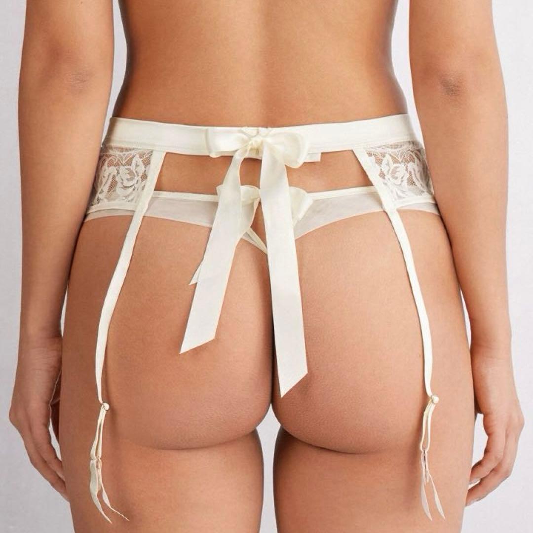 専用】ガーターベルト ブラ75D The Simplest Pleasures - メルカリ