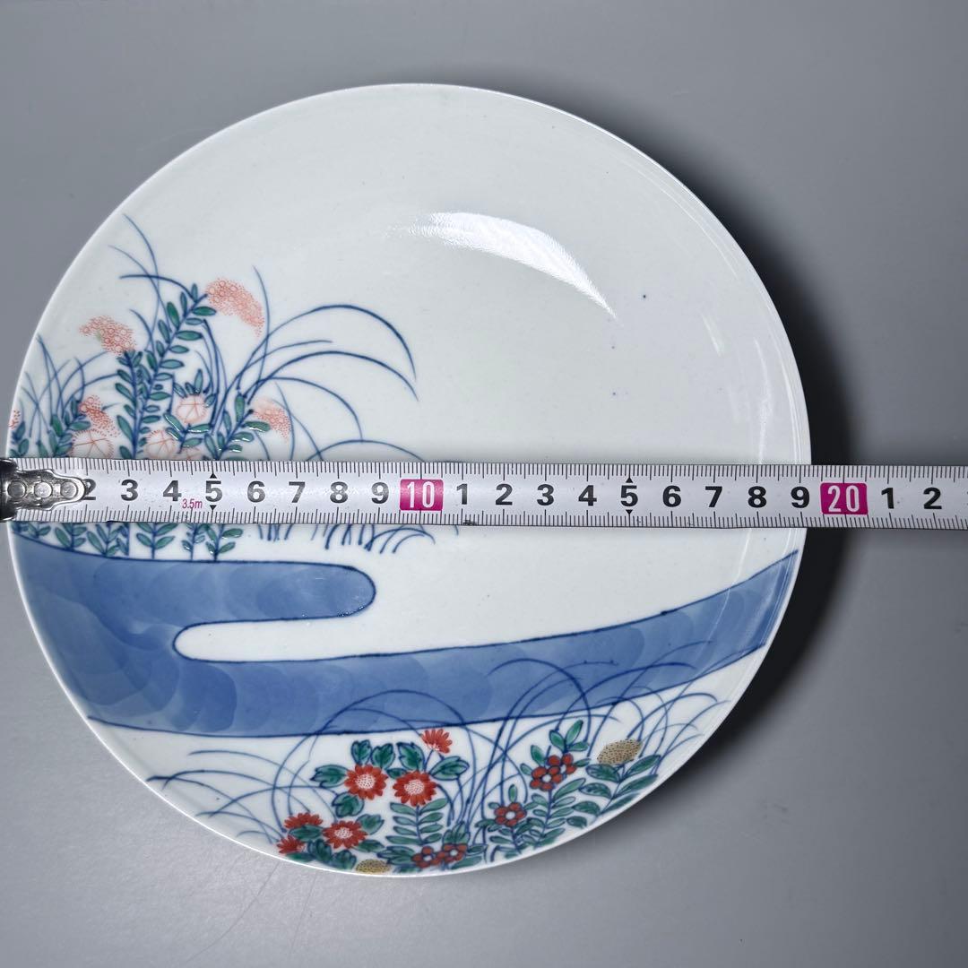 後期鍋島　色鍋島　色絵霞秋草文皿　萩　撫子　桔梗　菊　秋草　納箱付　19.3cm