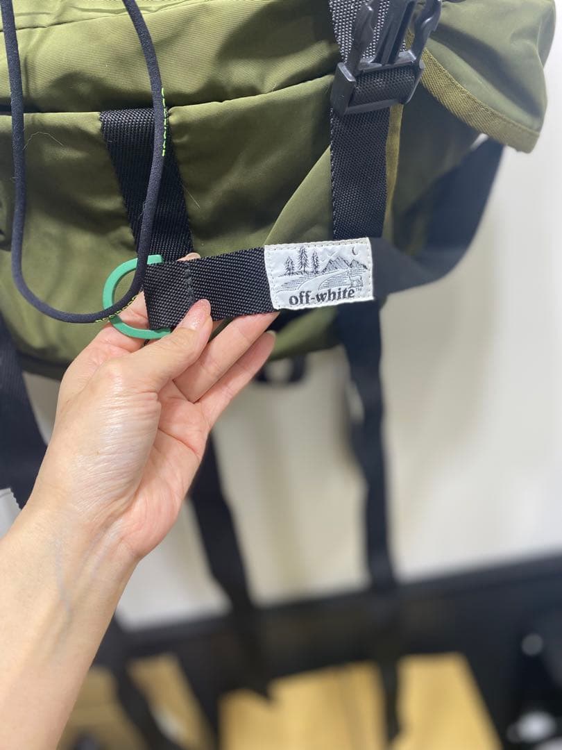 オフホワイト マルチポケットパックバック - メルカリ