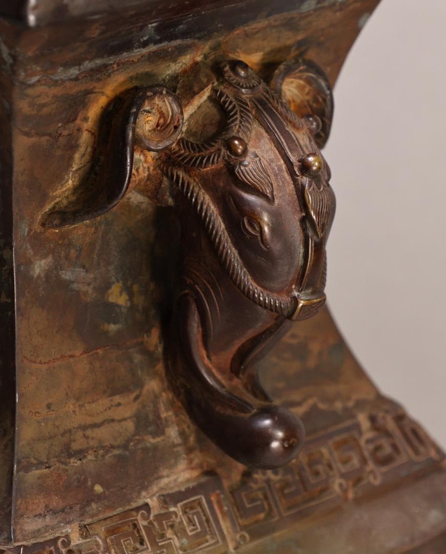 BK443 中国古玩 大明洪武 工部監造 象耳銅製花瓶 壺 箱付 高さ47.9