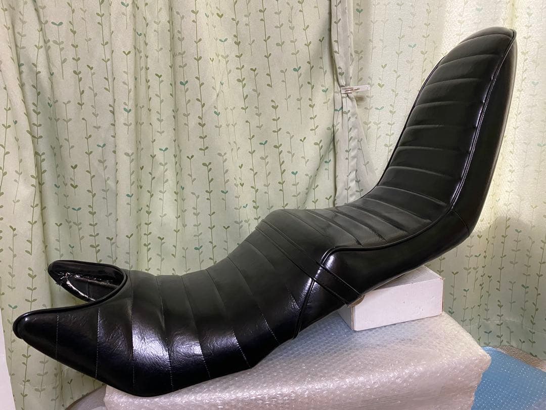 特注 激レア 新品 ホーネット250 三段シート 艶あり黒 40cm MC31
