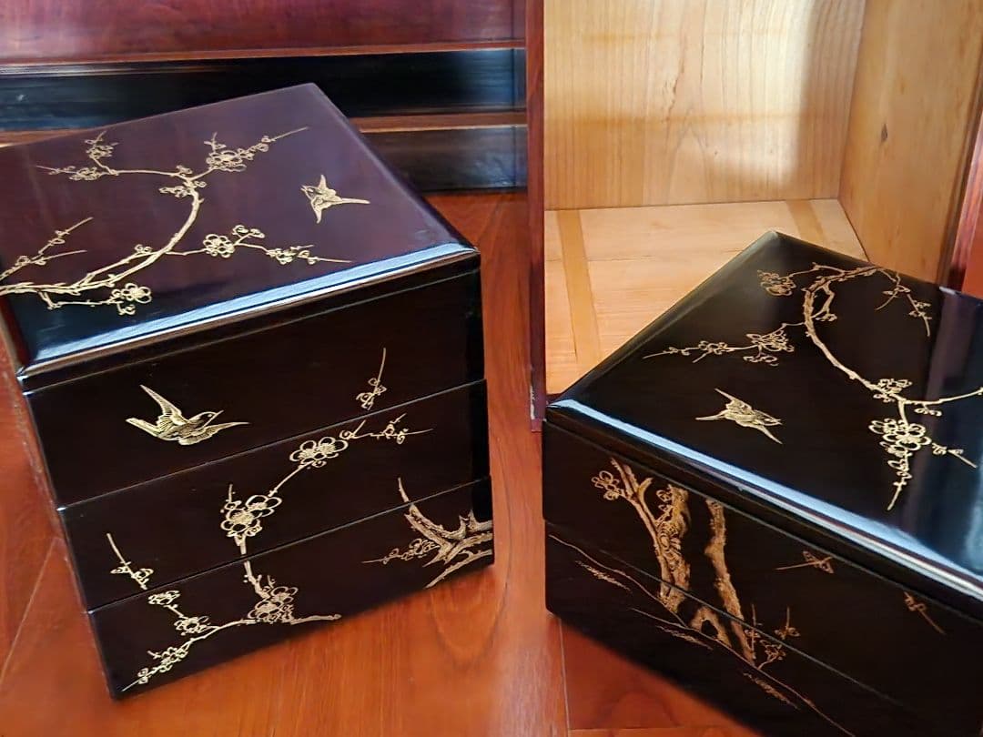 k*o様 蔵出し品！漆器 重箱 金箔装飾 5段 ケース付き