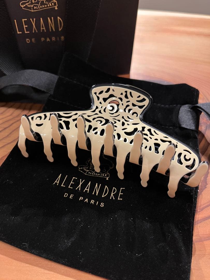新品★ALEXANDRE DE PARIS ヘアクリップ アイボリー　M ALEXANDRE DE PARIS(アレクサンドル ドゥ パリ)｜【VENDOME】 M