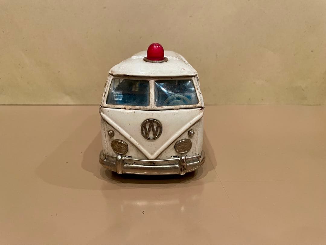 Volkswagen】 フォルクワーゲン アンビュランス855ミニカー ブリキ