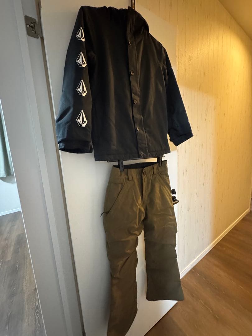 VOLCOM スノーボードウェア 上下セット 楽天市場】ボルコム VOLCOM スノーボードウェア 上下セット メンズ