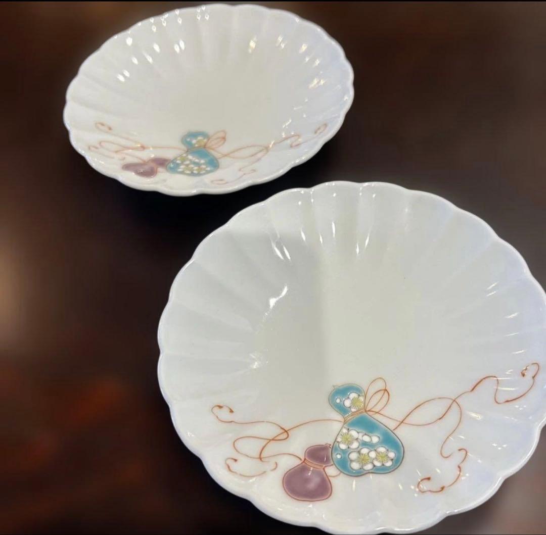 みずいろ様専用 深川製磁 アントルテ 紅白梅皿 花ひょうたん菊割小皿二