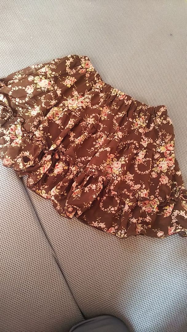 LIZLISAリズリサ新品未使用小花柄シフォンミニスカートブラウン チェーンベルト付タックフレアスカパン ｜ LIZ LISA（リズリサ）公式