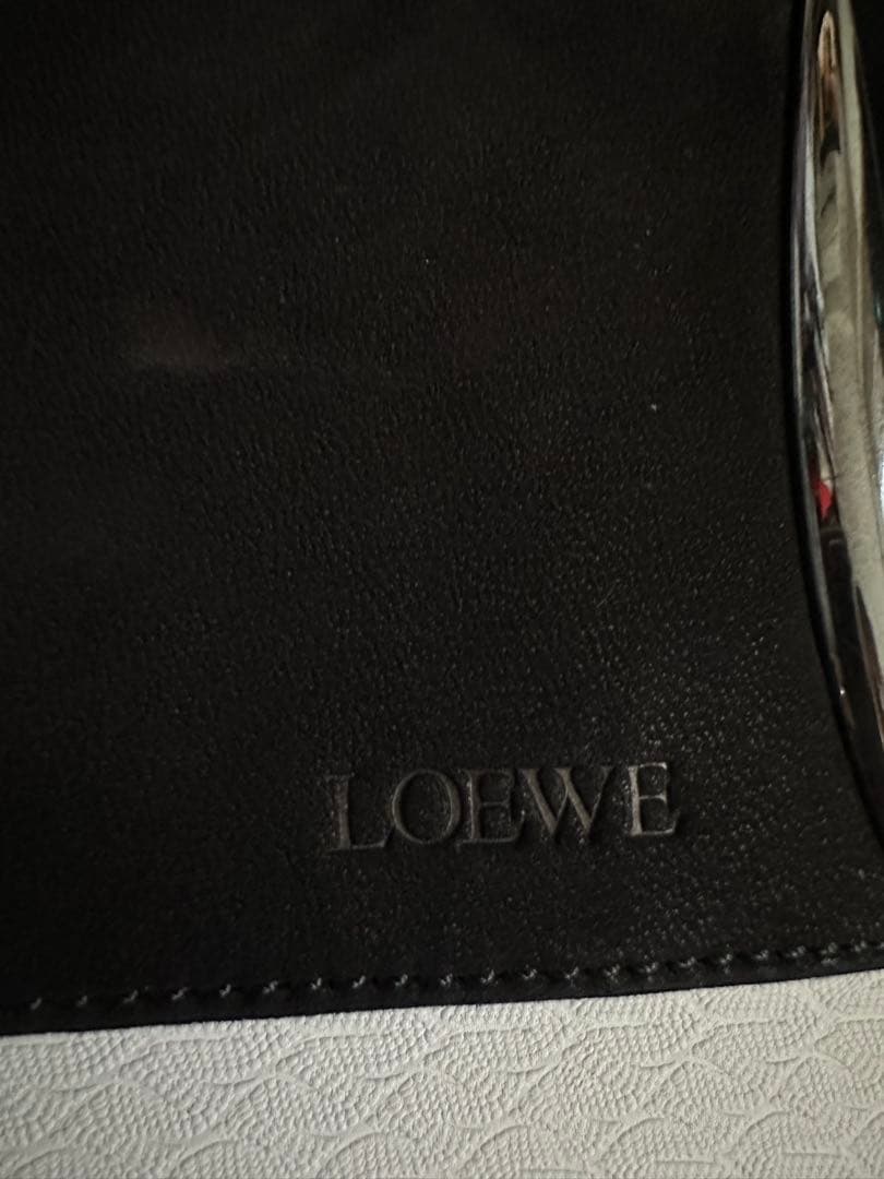お値引きしました！LOEWE スエード クラッチポーチ - メルカリ