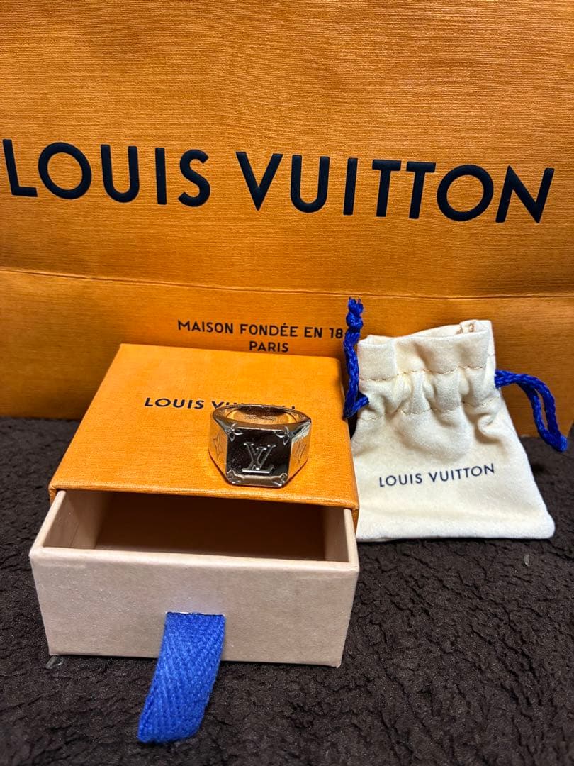 LOUIS VUITTON シルバーリング 箱・ポーチ付き ルイヴィトン リング・LV モザイク シルバー LOUIS VUITTON M1182L