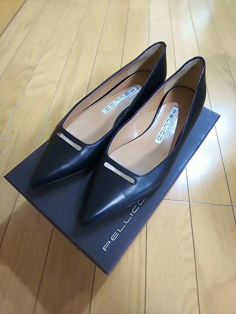 PELLICO ブラック ポインテッドトゥパンプス 37