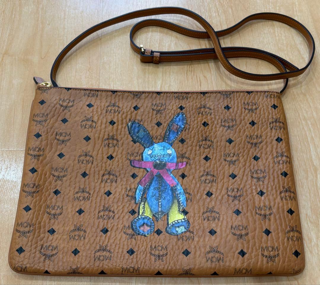 MCM クラッチバッグ セカンドバッグ ポーチ うさぎ エムシーエム MCM クラッチバッグ セカンドバッグ 総柄 黒 ブラック