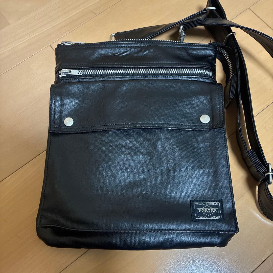 PORTER ブラックレザー ショルダーバッグ - メルカリ