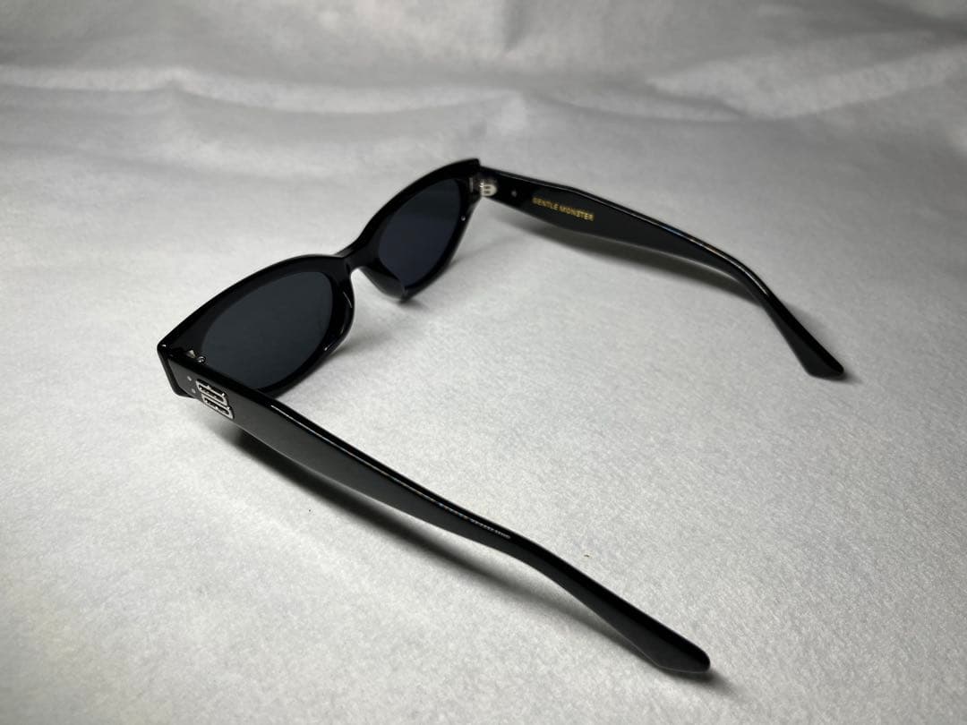 美品】Gentle Monster ROCOCO ブラック サングラス - メルカリ