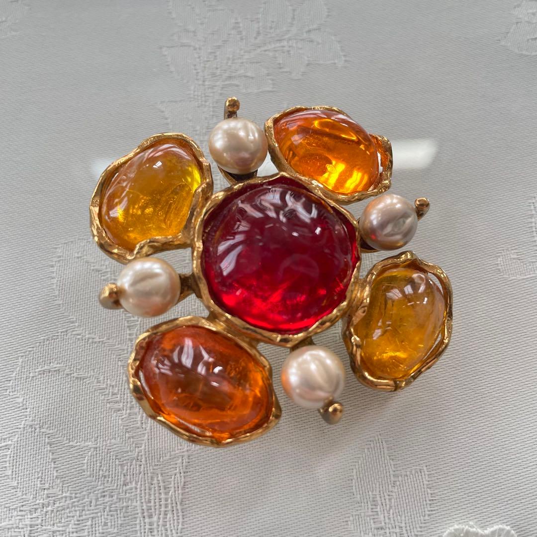 イブサンローラン　ブローチ　ヴィンテージ Yves Saint-Laurent（イヴ・サンローラン）ブローチ／ヴィンテージ